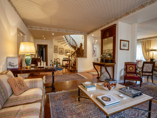 Elegant OLD STYLE Italian Villa | Key Ready | For Sale Fully Furnished