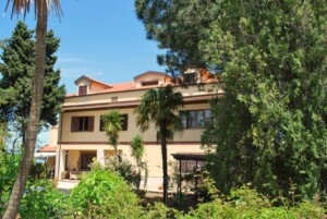 Elegant Country Villa (8000 sqm land) Possible Hotel Conversion