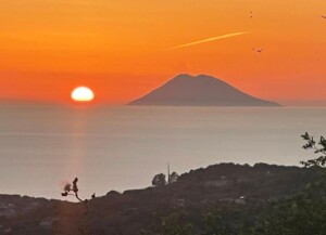 3 Bed 1 Bath Villa JOPPOLO | 300m from BeachSea | €165,000